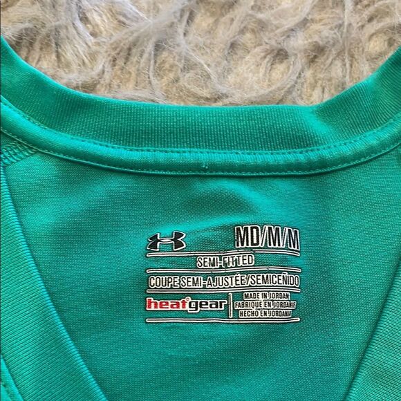 Under armour heat gear vneck logo tshirt - Picture 5 of 8